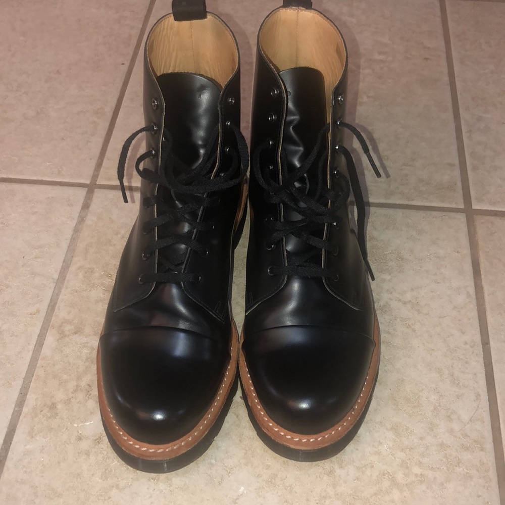 Dr. Martens Men’s Charlton 8 Eye Toe Cap Boot